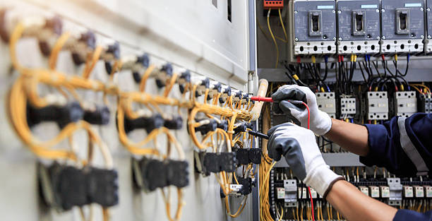 Professional Electrician technician working in Madison, MS